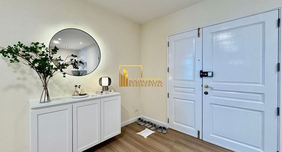 For rent 3 bedrooms condo in Pathum Wan, Bangkok