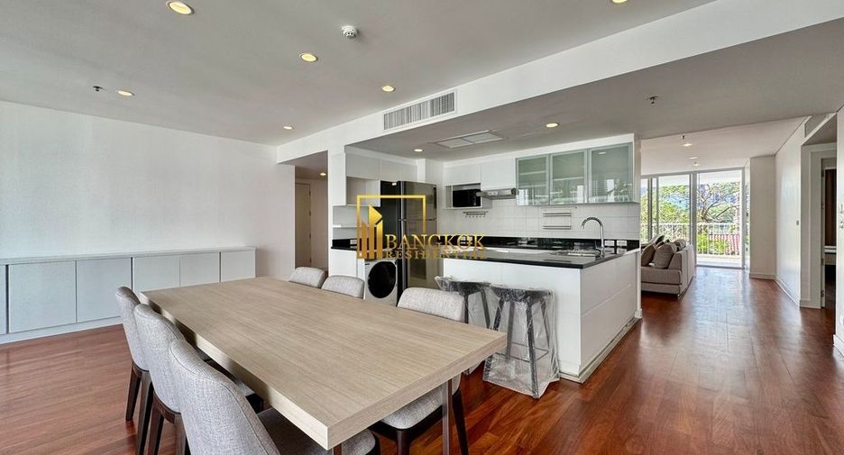 For rent 4 bedrooms apartment in Watthana, Bangkok