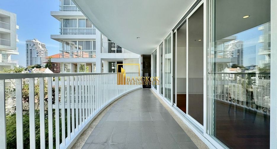 For rent 4 bedrooms apartment in Watthana, Bangkok
