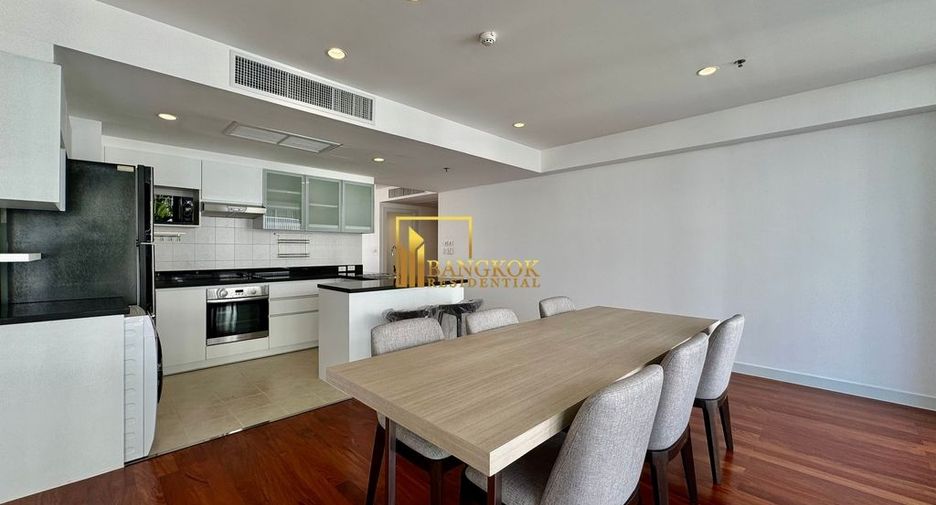 For rent 4 bedrooms apartment in Watthana, Bangkok