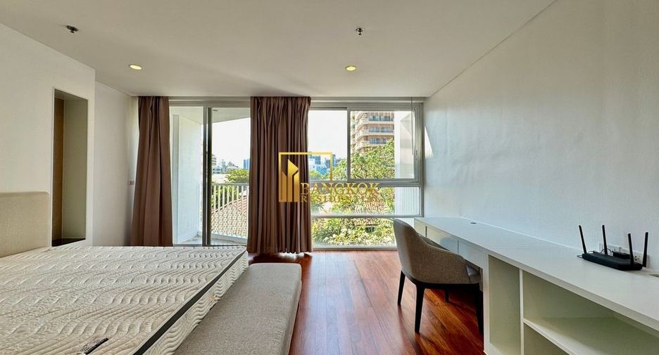 For rent 4 bedrooms apartment in Watthana, Bangkok