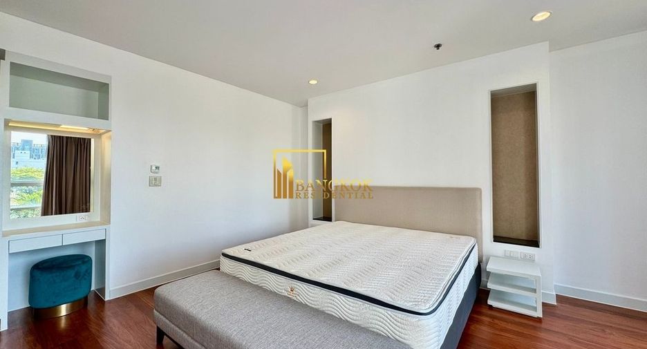 For rent 4 bedrooms apartment in Watthana, Bangkok