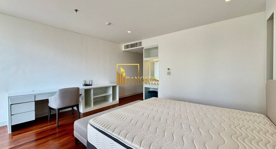 For rent 4 bedrooms apartment in Watthana, Bangkok