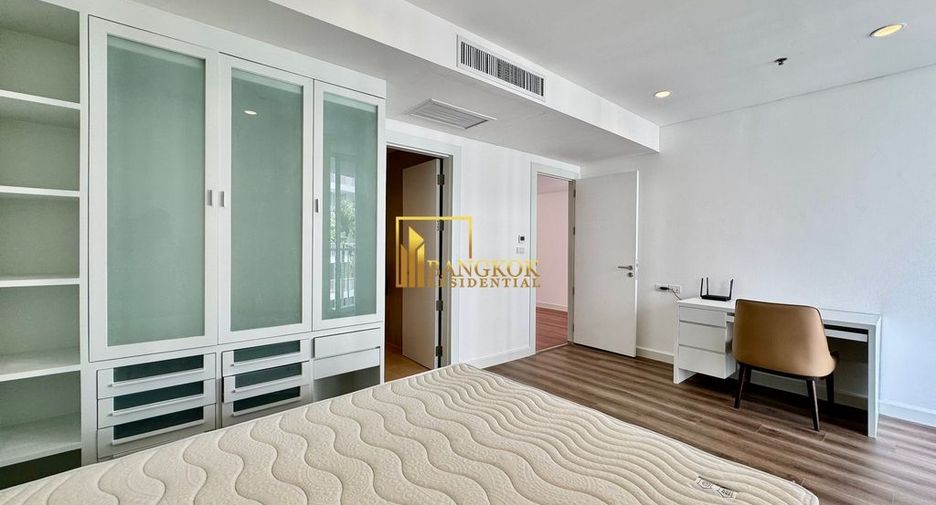 For rent 4 bedrooms apartment in Watthana, Bangkok