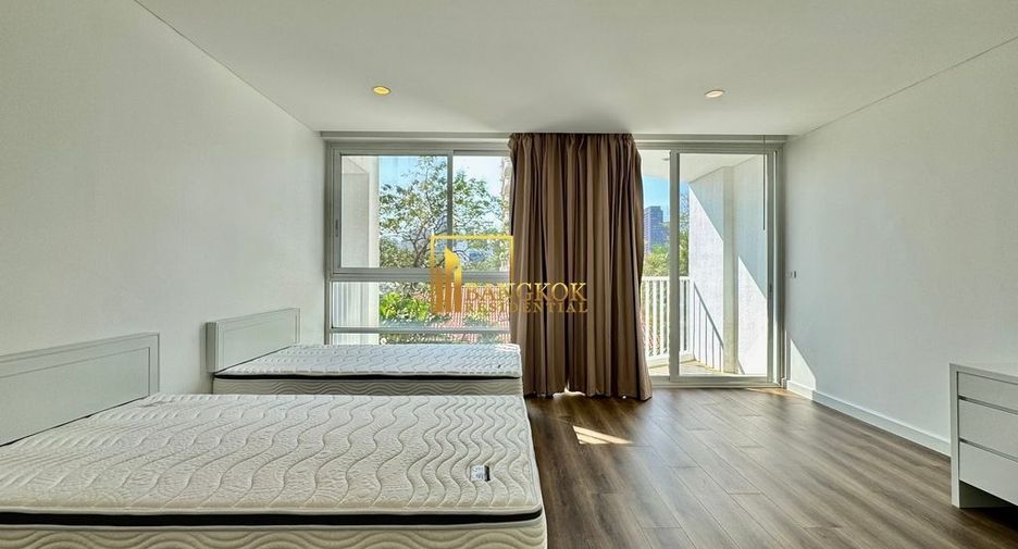 For rent 4 bedrooms apartment in Watthana, Bangkok