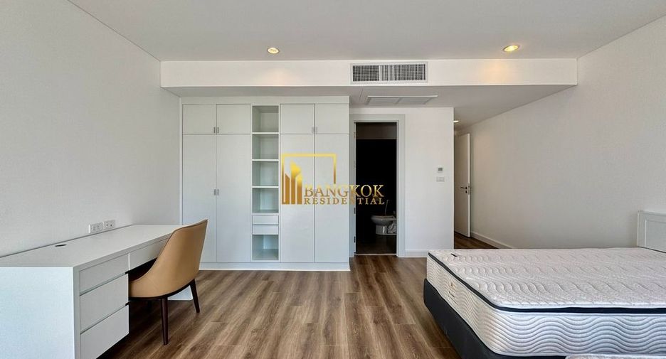 For rent 4 bedrooms apartment in Watthana, Bangkok