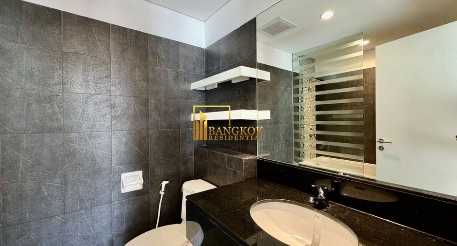 For rent 4 bedrooms apartment in Watthana, Bangkok
