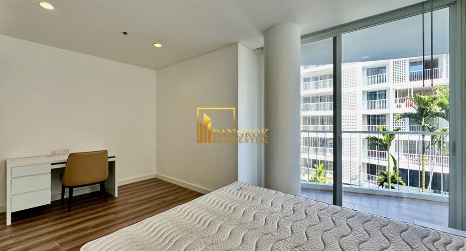 For rent 4 bedrooms apartment in Watthana, Bangkok