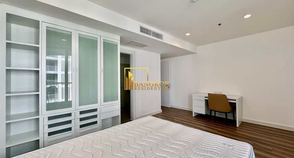 For rent 4 bedrooms apartment in Watthana, Bangkok