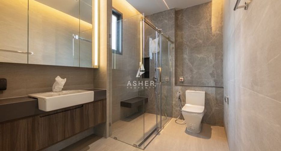 For sale 5 bedrooms house in Suan Luang, Bangkok