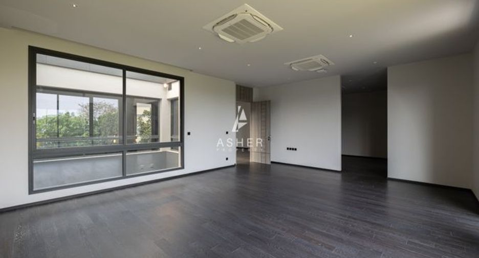 For sale 5 bedrooms house in Suan Luang, Bangkok