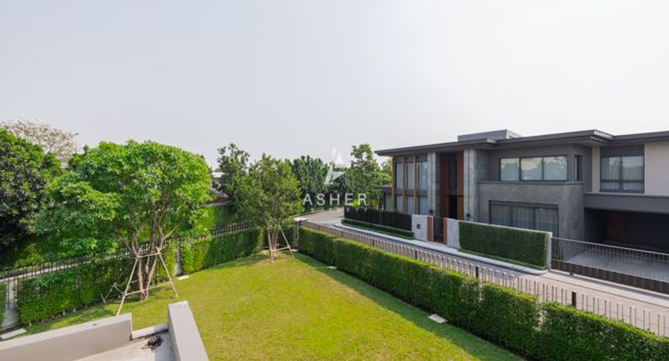 For sale 5 bedrooms house in Suan Luang, Bangkok