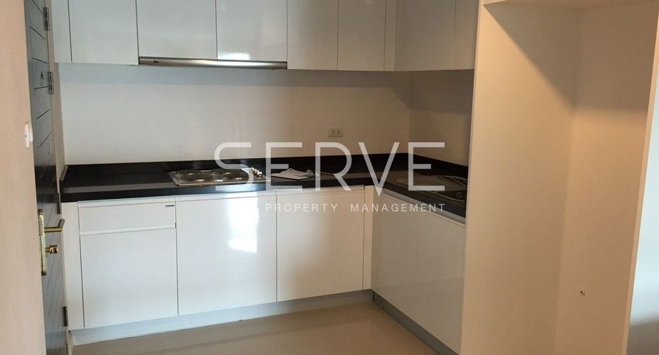 For rent 2 bed condo in Huai Khwang, Bangkok