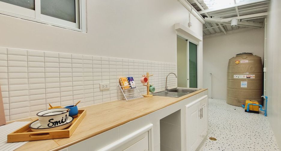 Local comercial en venta de 3 habitaciones en Suan Luang, Bangkok