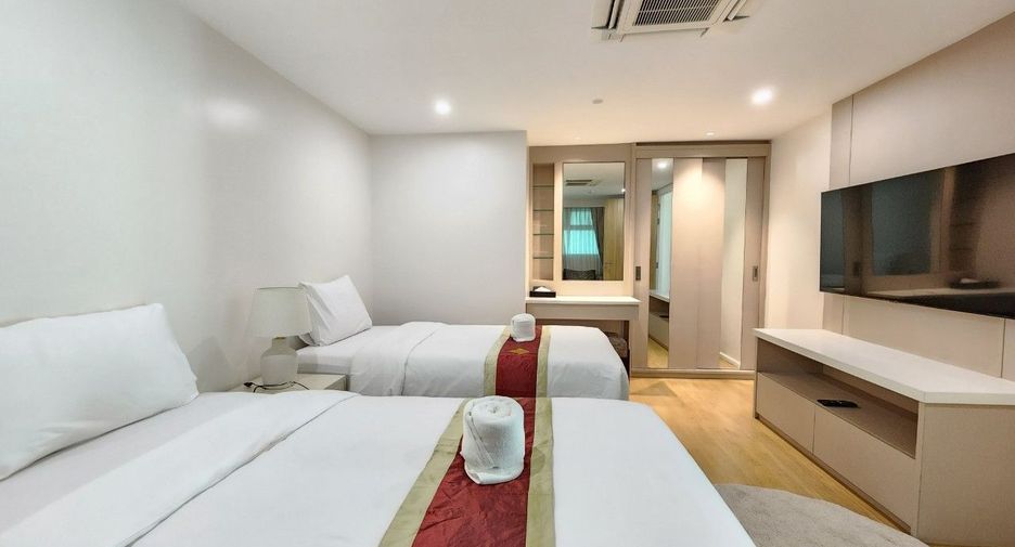 For rent 4 bedrooms apartment in Khlong Toei, Bangkok