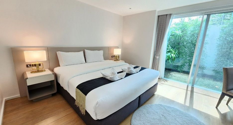 For rent 4 bedrooms apartment in Khlong Toei, Bangkok