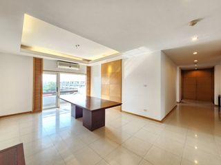 À louer 3 chambres appartement à Bang Rak, Bangkok