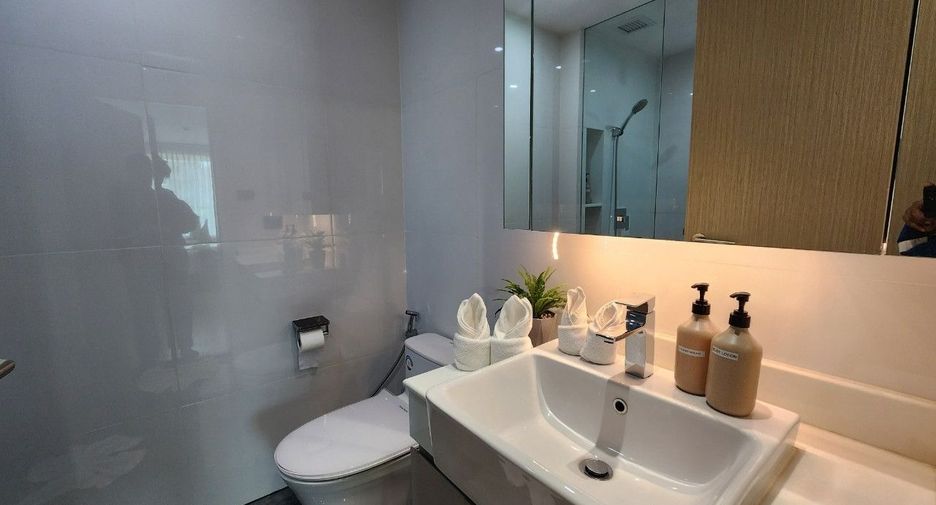 For rent 2 bedrooms apartment in Khlong Toei, Bangkok