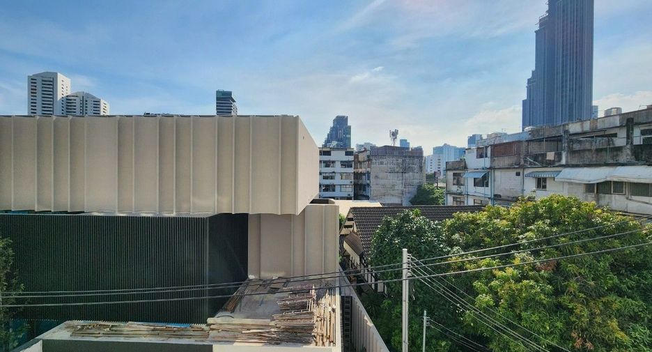 For rent 2 bedrooms apartment in Khlong Toei, Bangkok