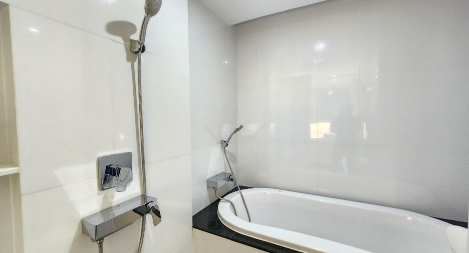 For rent 2 bedrooms apartment in Khlong Toei, Bangkok