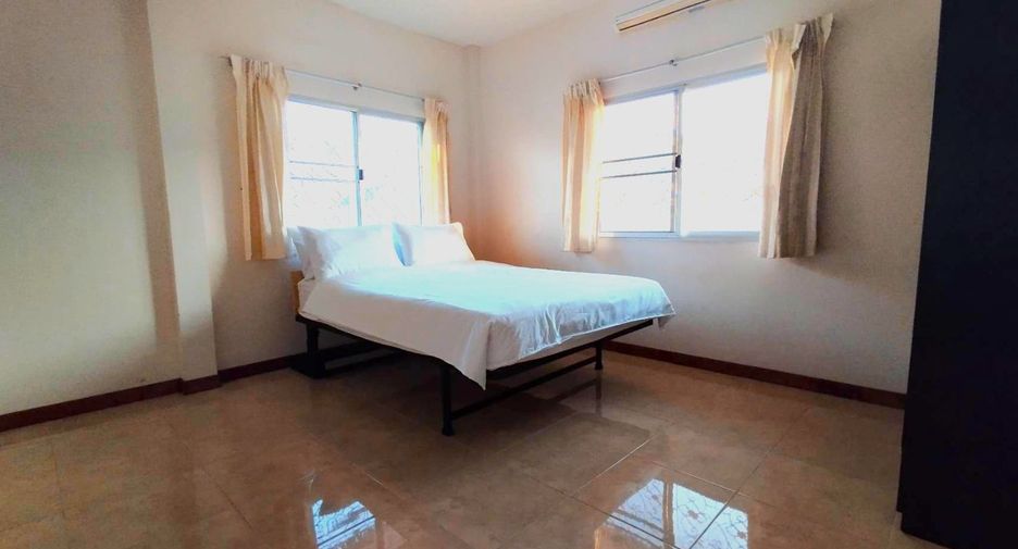 Haus zur Miete mit 3 Zimmer in Bang Lamung, Chonburi