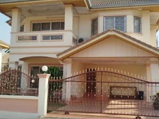 Haus zur Miete mit 3 Zimmer in Bang Lamung, Chonburi