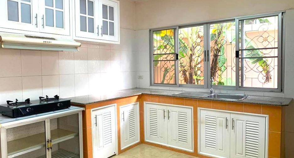 Haus zur Miete mit 3 Zimmer in Bang Lamung, Chonburi