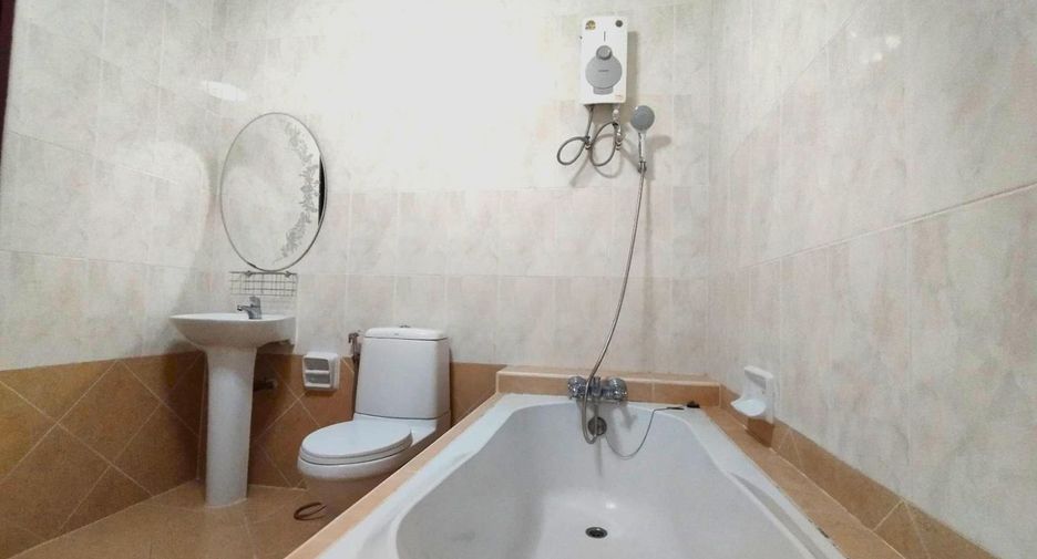 Haus zur Miete mit 3 Zimmer in Bang Lamung, Chonburi
