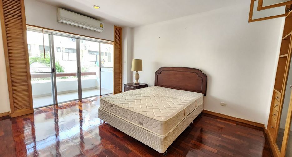 Apartamento en alquiler de 3 habitaciones en Bang Rak, Bangkok