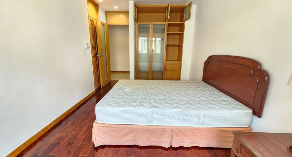 Apartamento en alquiler de 3 habitaciones en Bang Rak, Bangkok