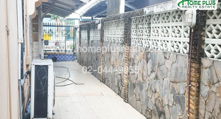For sale 2 ベッドルーム house in Khlong Sam Wa, Bangkok