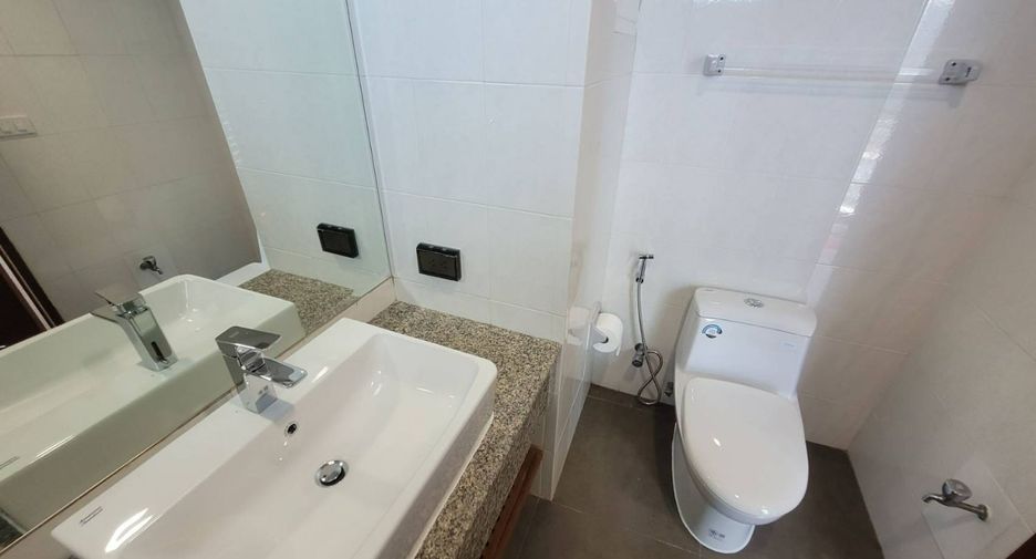 Apartamento en alquiler de 2 habitaciones en Khlong Toei, Bangkok