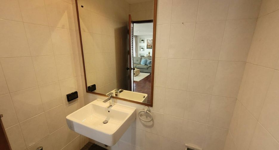 Apartamento en alquiler de 2 habitaciones en Khlong Toei, Bangkok