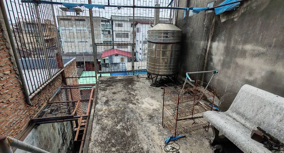 For sale 2 bedrooms retail Space in Khlong San, Bangkok