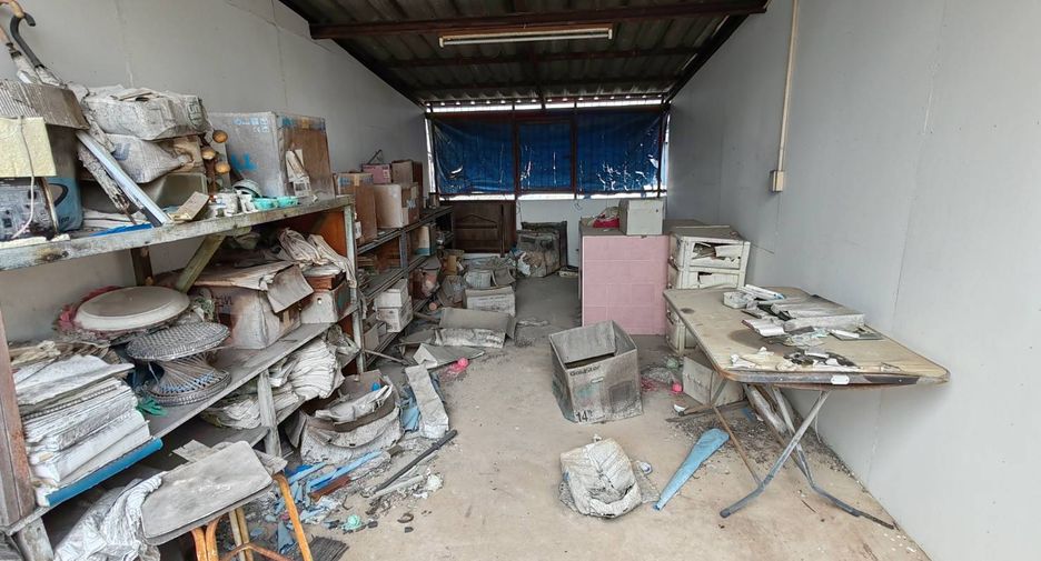 For sale 2 bedrooms retail Space in Khlong San, Bangkok