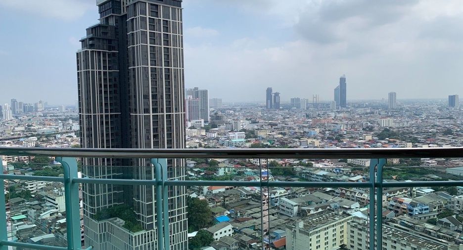 Condo en alquiler de 2 habitaciones en Bang Kho Laem, Bangkok