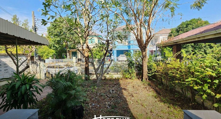 For sale 3 bedrooms house in Bang Khun Thian, Bangkok
