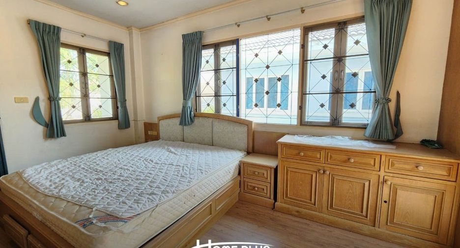 For sale 3 bedrooms house in Bang Khun Thian, Bangkok