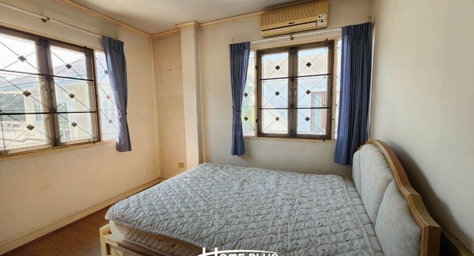 For sale 3 bedrooms house in Bang Khun Thian, Bangkok
