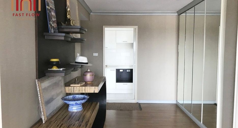 For sale 4 bedrooms condo in Yan Nawa, Bangkok
