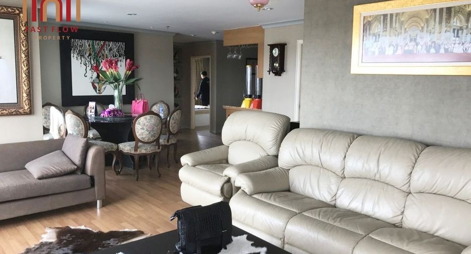 For sale 4 bedrooms condo in Yan Nawa, Bangkok