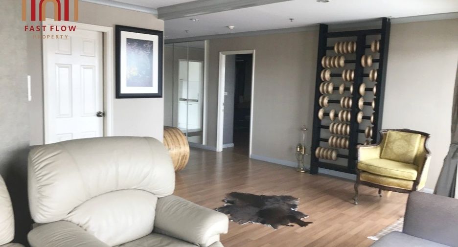 For sale 4 bedrooms condo in Yan Nawa, Bangkok