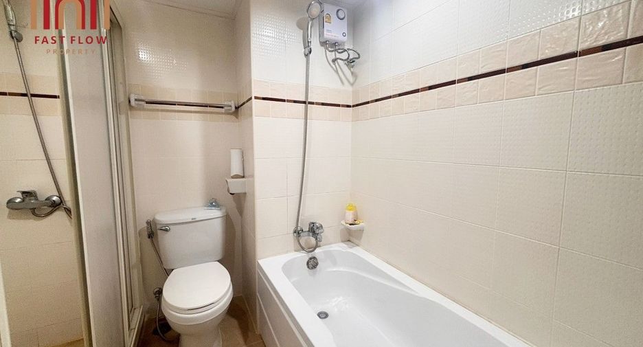 For sale 4 bedrooms condo in Yan Nawa, Bangkok