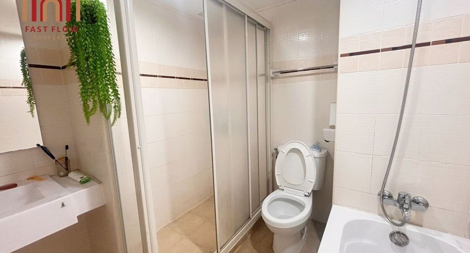 For sale 4 bedrooms condo in Yan Nawa, Bangkok
