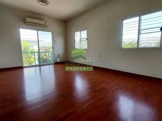 Casa en venta de 4 habitaciones en Krathum Baen, Samut Sakhon