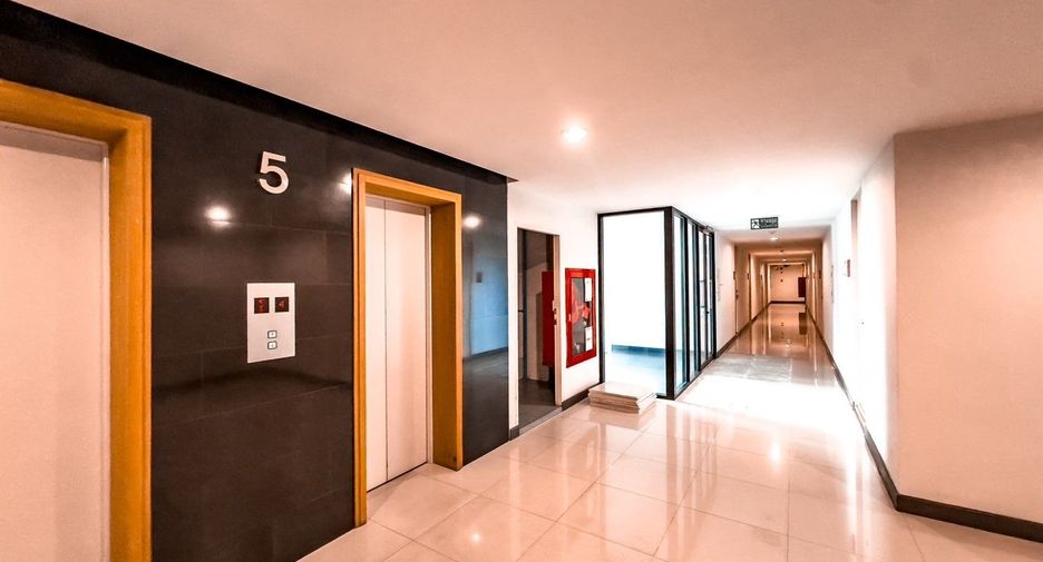 À vendre 1 chambre condo à Lat Phrao, Bangkok