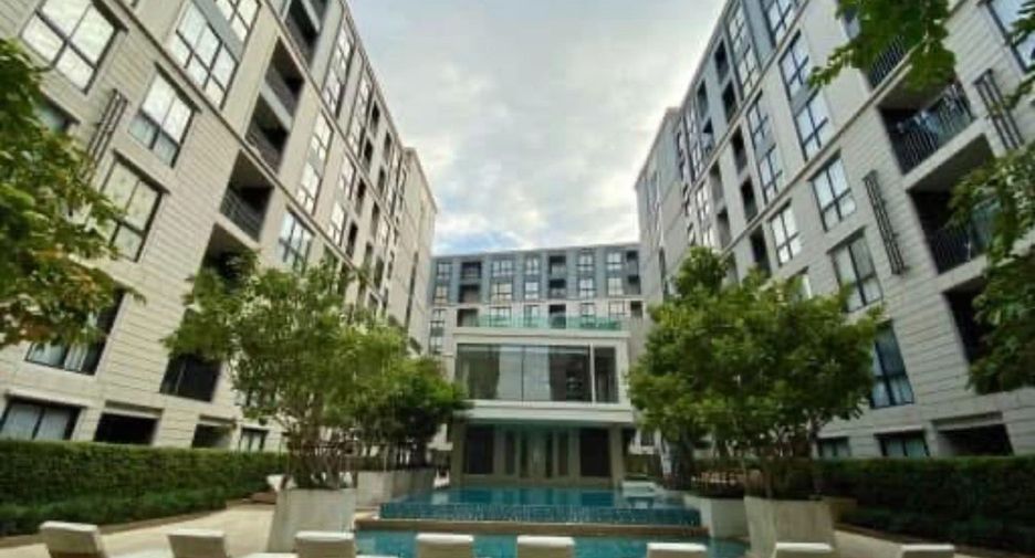 For sale 2 bedrooms condo in Huai Khwang, Bangkok