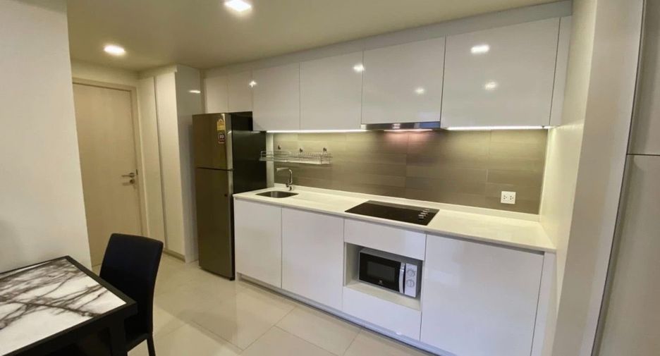 For sale 2 bedrooms condo in Huai Khwang, Bangkok