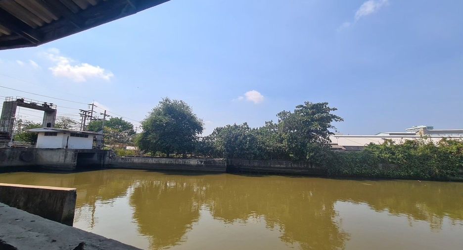 À vendre entrepôt à Phra Pradaeng, Samut Prakan