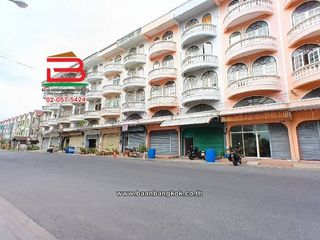 For sale 4 bedrooms retail Space in Sai Mai, Bangkok
